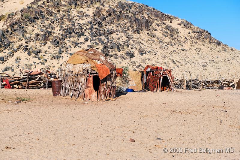 20090604_143715 D3 X1.jpg - Himba Village on Skeleton Coast